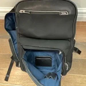 美品TUMI Bradley 955012TP Leather Tumi Bradley Leather Backpack | Neiman Marcus